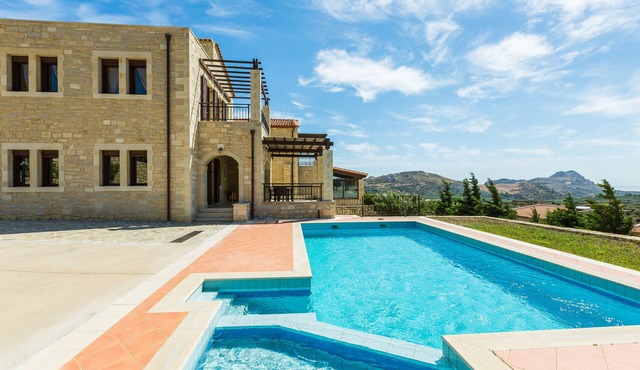 Thalia Villa Private pool, amazing sea views, walking distance to shops