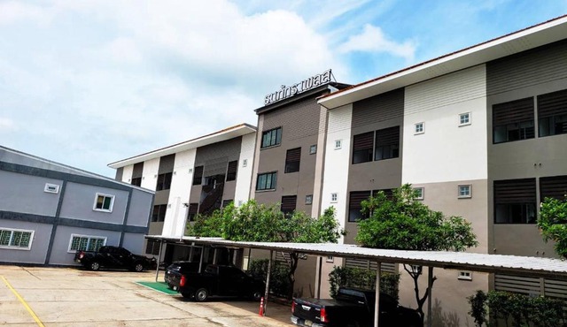 Thanaphat place