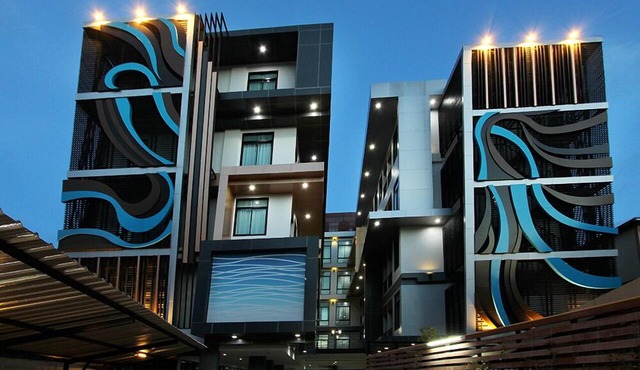 Thanburi Hotel