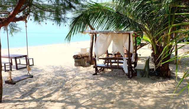 Tharadol Beach Resort