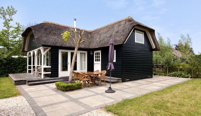 thatched cottage with private garden near Gouda