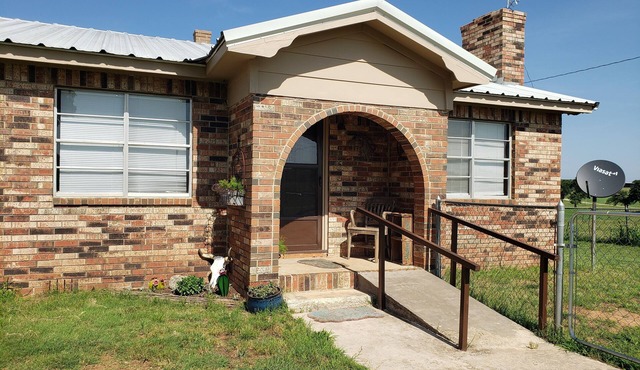 The 36 House - A comfortable, dog-friendly place escape the city.
