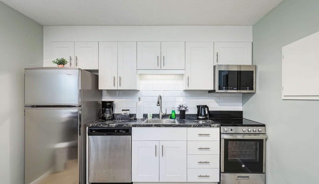 The Alpine - Central Collingwood Condo