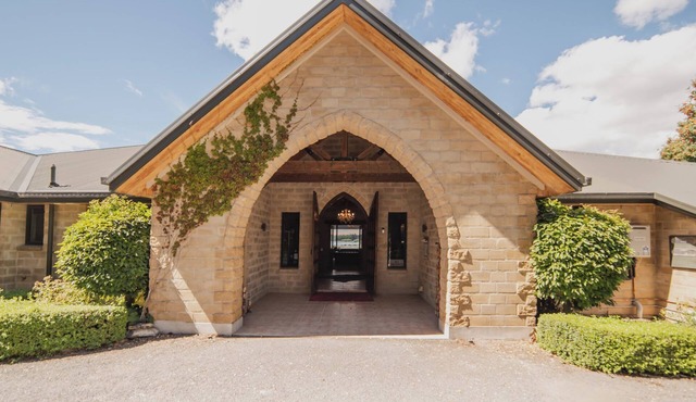 The Andromeda Hideaway - 6BR, Hot tub, BBQ