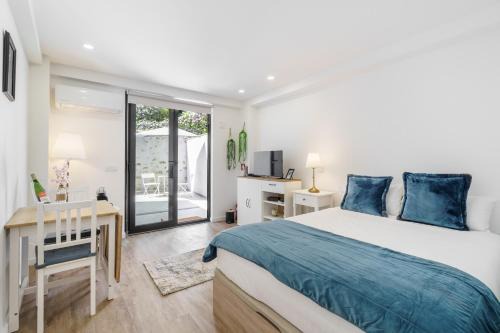 The Archway Studio by Minhos Guest