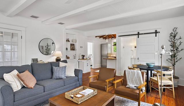 The Ashford - 2min walk to DT Mt Dora - 5 Star luxury!