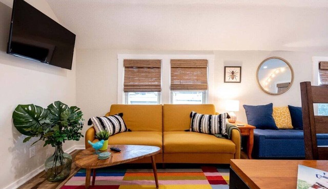 The Back Yard-Upper Near Downtown LG |Balcony |Yard Now Dog Friendly