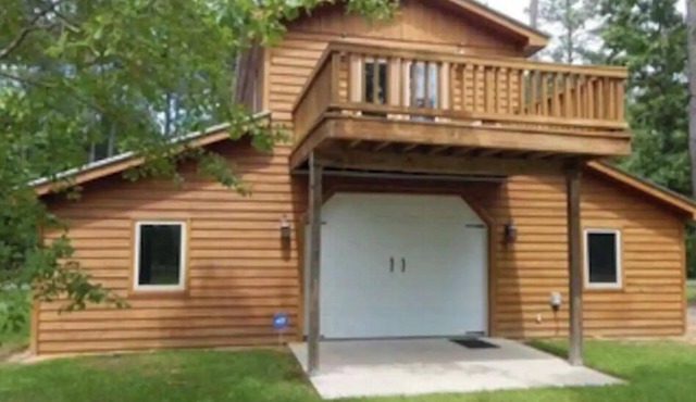 The Barn, Entire home hosted by David 5 guests 3 bedrooms 3 bed, 2 bath
