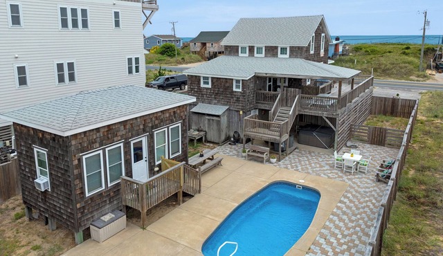 The Barn: Private Pool | Hot Tub