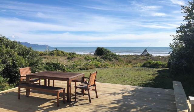 The Beachsider - Te Horo Beach Holiday Home