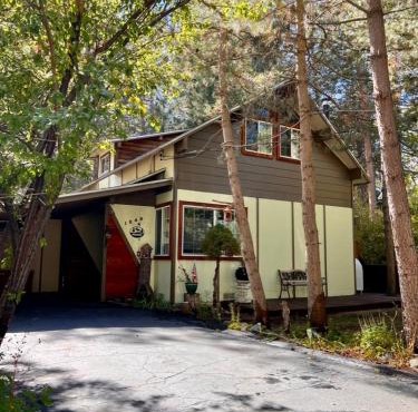 The Bearadise Fun Cozy Centrally Located Cabin