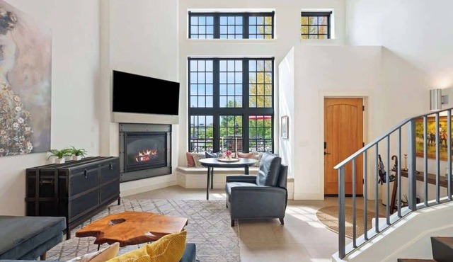 The Bend Brownstone | Rare Downtown Retreat