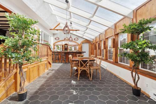 The birch House Heated Pool, Sauna, Hot Tub & More