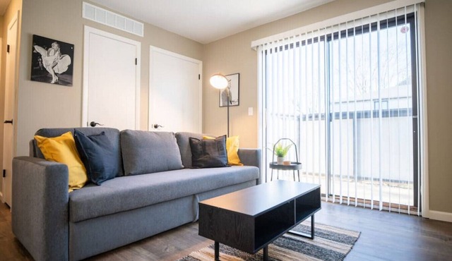 THE BLACK STRAT – an iconic, new age apartment