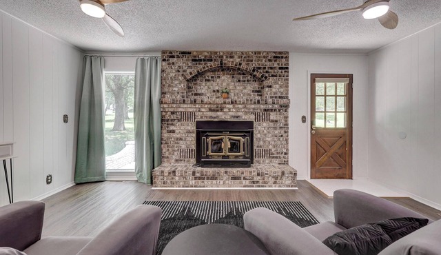 The Blue Heron: Spacious Retreat Mins off I-44