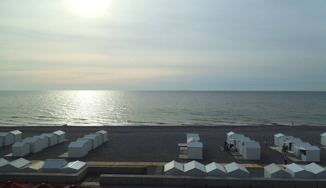 THE BOAT Bright apartment facing the sea and the beach