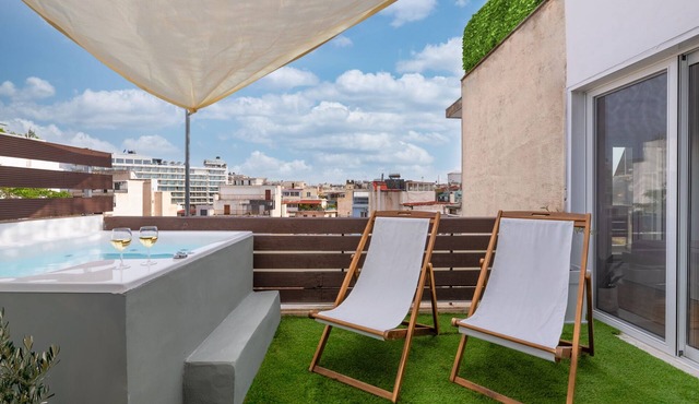 The Boho Suite Private Jacuzzi & Acropolis View