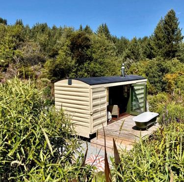 The Box Car with Outdoor Private Bath