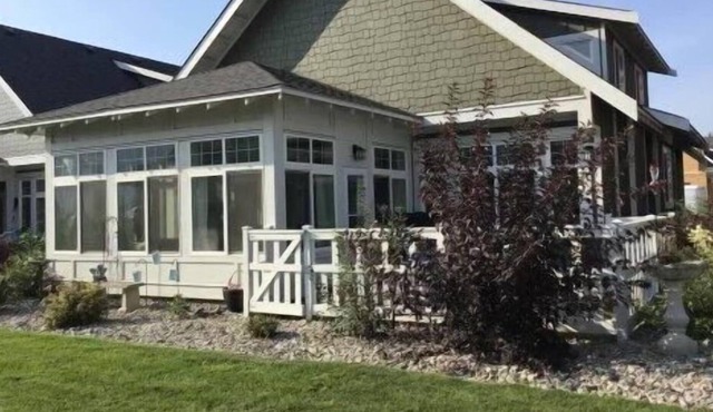The Bread Breakers Cottage