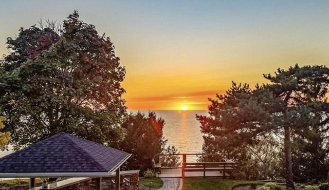 The Brentwood Waterfront Retreat