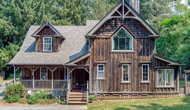 The Cabin at the Redwoods