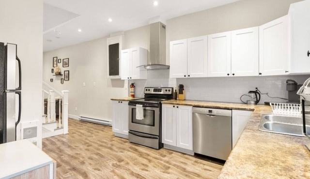 The Captain-Charming Home- Close to Jellybean Row