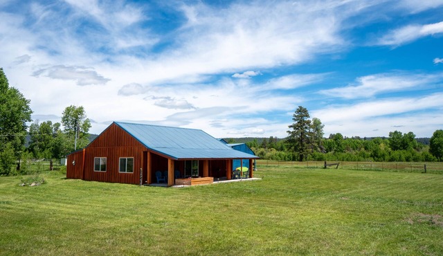 The Cascade Mountain-View Retreat