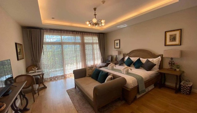 The Castell Condo by Nutthiwan room 912 and 921