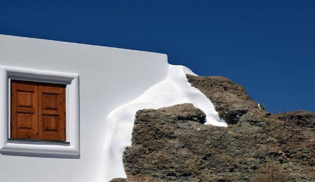 The cave "Terra Nullius" is a unique lodge for a different kind of vacation.