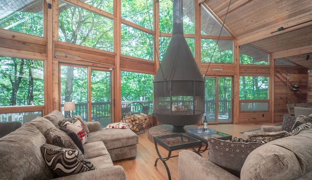 The Chalet - Family-Friendly Waterfront Vacation Home on Crystal Lake