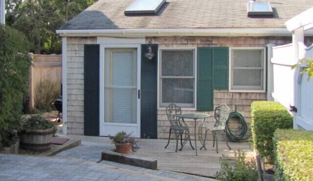 The charm of Old Cape Cod-free standing cottage