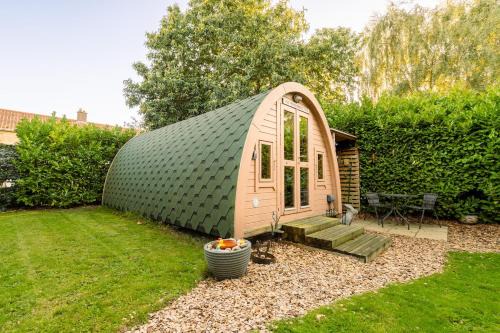 The Chestnuts Pod with private garden.