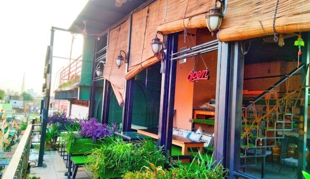 The Clock Tower Rooms & Cafe