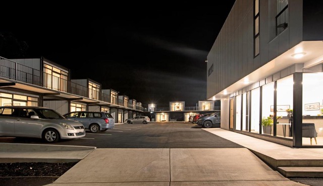 The Com Plex Motel