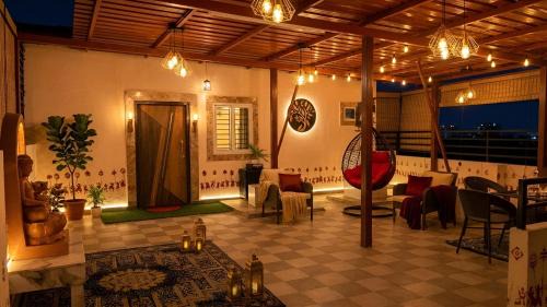 The Comfort Zone! Fully Loaded Apt near ITPL