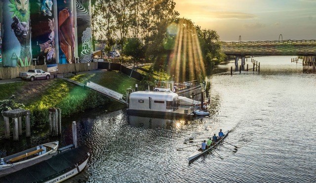 The Coon floating home/ecolodge