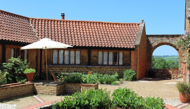 The cosiest and quaintest haven for couples, near Great Tew