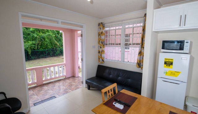 THE COTTAGE, SAINT DAVIDS, CHRIST CHURCH, BARBADOS modern 1 bed villa with pool