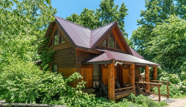 The Creekside Cabin