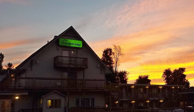 The Crow Peak Lodge