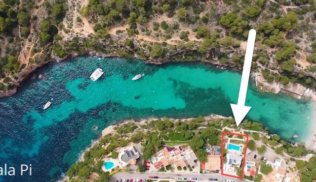 * THE CRYSTAL BAY * Luxury bay and see view Villa
