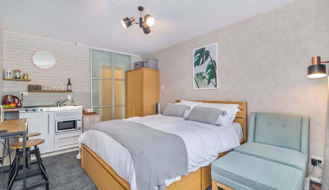 The Cube - Cosy Studio - Great Location Close to Attractions, Shops & Eateries
