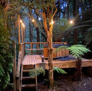 The Divvy Hut Raglan Retreat