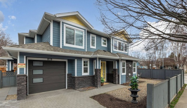 The Downtown Hideaway -walkable to restaurants, breweries, waterfront and event