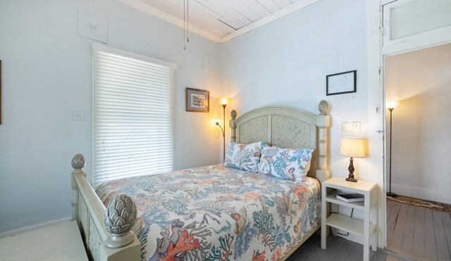 The Downtown Historic Island Hotel Room 27