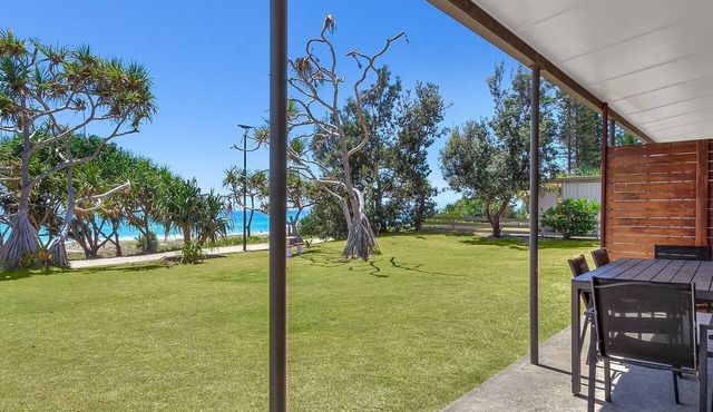 The Dreamery 2 - Absolute Beachfront Tugun