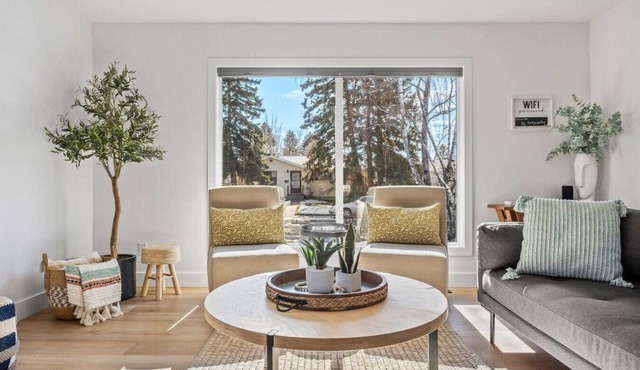 The Duke | Spacious | Upscale | Close to DT