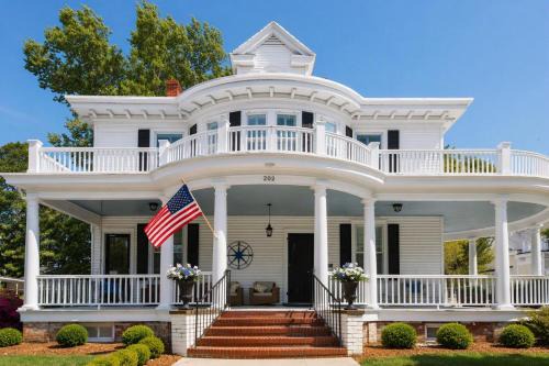The Edenton Collection – Captain’s Quarters Inn