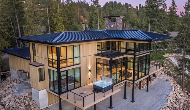 The Edge - Modern Retreat with Panoramic Views
