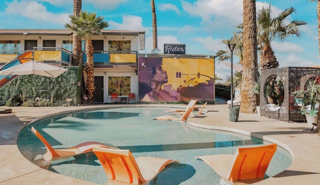 The Egyptian - Retro Modern Motel - Room 200